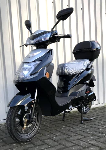 Watt Wizzer Electric Motor Scooter Moped Yw