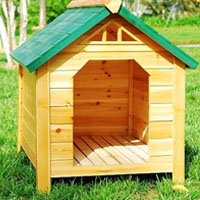 Green Wood Pet Dog House