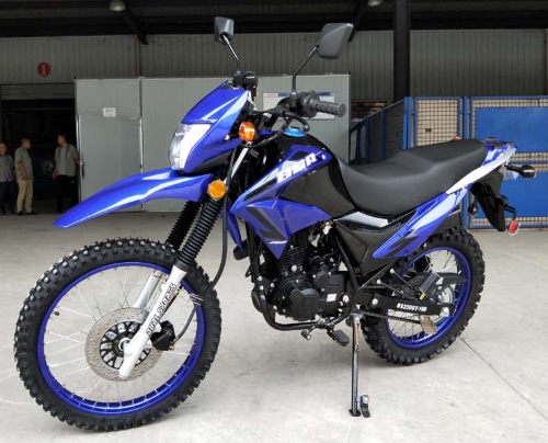 Купить мотоцикл в горно алтайске. Кроссовый мотоцикл BS 200 Bashan. Синий мотоцикл эндуро 600. Ямаха эндуро 250 кубов оранжево синяя. Эндуро 250 фиолетовый.