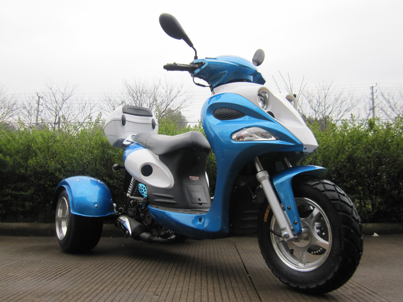 Трехколесный скутер 2010 Piaggio