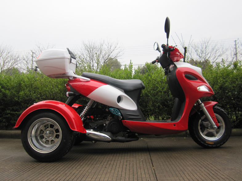 Скутер трайк. Honda Trike 50cc. Мопед трицикл 50 Дельта. Двухместный трайк с мотором 50 кубов. Скутеры - Трайки.